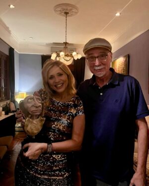 Marcela Citterio Instagram - Iniciando el 2024 con magia y esperanza. 🌟 Con Dobby a mi lado, siento que todo es posible. El ha llegado a mi mundo gracias a las manos mágicas de Osvaldo. Este podría ser nuestro año para liberarnos, como lo hizo él, de todo lo que nos detiene. 
Estamos listos para escribir nuestra propia historia . Estás conmigo en esta aventura?

#DobbyIsFree #NuevosComienzos