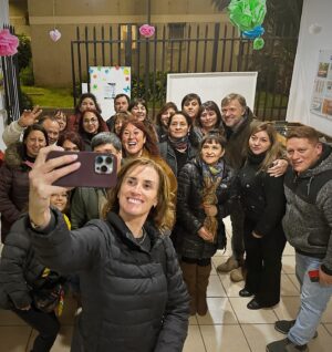 Marcela Cubillos Instagram - Terminando un día más de reuniones escuchando a vecinos de Las Condes.
Hoy una muy buena reunión junto a @guillermo_plaza_2023 y @sebaguerreroconcejal con dirigentes de Las Condesas, Bosque de la Villa y Portada Fleming