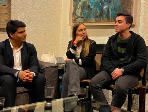 Marcela Cubillos Instagram - A la Guzmán con Marcela Cubillos 🍊

Agradecemos a @marcelacubillossigall por recibirnos en su casa, por compartir su experiencia en el servicio público y por siempre estar con las Nuevas Generaciones.

Formacion y acción son la clave para servir de buena manera a Chile🇨🇱