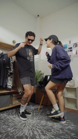 Marcell Darwin Instagram - MARKIGO [Mari Kita Gooooo]
.
- t shirt : @reto.idn 
- shoes : @vans.indo 
- sunglasses : @rayban 
- short pants : @hm