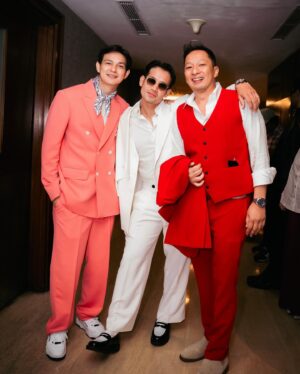 Marcell Darwin Instagram - We are Back !!!!! 
Suami suami Masa Kini 3 
Hanya di @vidiodotcom 
.
Suit by @dikha_sigit 
📸 by @armanfebryan @snap.nuel