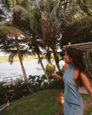 Marcella Landeiro Instagram - agora eu quero casar na praia 🥹🌊