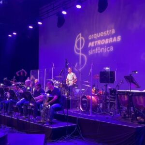 Marcelo Bonfá Instagram - Foram duas noites memoráveis!
Sábado no aniversário de Brasília tocando com meus irmãos  do @capitalinicial @dinhoouropreto e no domingo 
também casa lotada no @vivoriorj  no Rio de Janeiro com a @petrobras_sinfonica ,músicas lindas e belos arranjos! #brasilia #riodejaneiro @dadoebonfatour #legiaourbana
