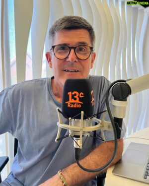 Marcelo Comparini Instagram - En poco rato, a las seis, vuelvo a la radio (si, fue un error irme). Llevo 35 años en radio, compartiendo con enormes genios como Felipe Izquierdo y Marco Silva. Ahora me uno a Ignacio Franzani, con quien espero vivir muchos años de buenos momentos. A las 6 en @13c_Radio 102.1