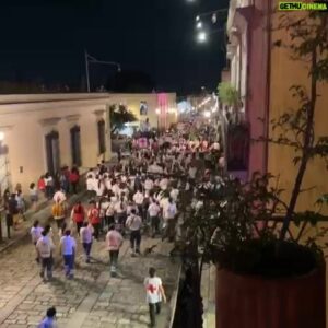 Marcelo Comparini Instagram - Una calenda en Oaxaca…alucinante !!!