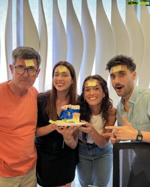 Marcelo Comparini Instagram - EL CROSSOVER QUE NECESITÁBAMOS(?) 😱 Nuestras Fanáticas visitaron a los Corresponsales, para hacer la previa a lo que será el estreno de FANÁTICAS 🙌🏻

Escúchalas a partir de las 19.30 horas por el 102.1 FM 📻, 13cRadio.cl y nuestra App 📲