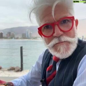 Marcelo Comparini Instagram - Saludos cariñosos a todos en la zona central…y no se pierdan el sábado en @tvn ATLAS DE CHILE…en Puerto Natales!