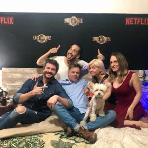 Marcelo Córdoba Instagram - Que gran noche de #premier de @luismiguellaserie acompañando a el gran @cesar_santa_ana como #maccluskey la producción del evento a cargo de @elefantedeli y @la_enchuladora 🤪 @netflixlat #series #actorslife @mingo_tales
