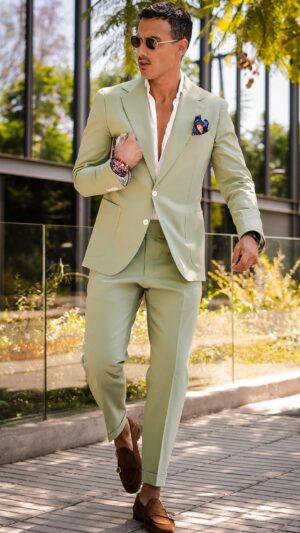 Marcelo Marocchino Instagram - … Tonalidades que Le Dan Un Mood Mas Alegre a Un Traje… Disfrutando El Comienzo del Otoño con un lindo Verde Pistacchio🇮🇹…
@cielomilano 
@cielomilanosartoria 
.
.
.
#moda #cielomilano #men