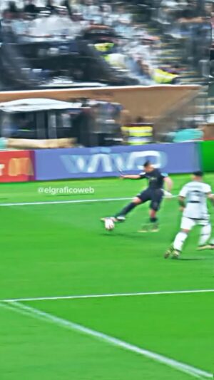 Marcelo de Bellis Instagram - 🔵⚪️🔵 La edición 👏🏽👏🏽 @afaseleccion Si en una clase de teatro te dijeran como consigna “Sos DT de Selección Nacional y tu equipo hace el primer gol en la copa del mundo.” Alguien lo actuaría así..