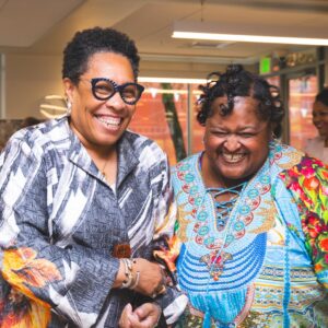 Marcia Fudge Instagram - I had the pleasure of meeting Queen, a HUD-assisted resident who benefits from the Affordable Connectivity Program while I was in Seattle last week.

We in the Biden-Harris Administration are working hard to ensure all recipients of HUD assistance can access free or low-cost high-speed internet just like Queen.

Go to getinternet.gov to apply today.