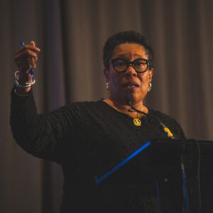 Marcia Fudge Instagram - This past week, I have been busy on the road visiting and engaging with communities across the country. 

Here’s a look into my week ⬇️

Image 2️⃣: I spoke at the @smartunionworks Annual Leadership Conference in Washington, DC about how the Biden-Harris Administration is committed to helping union members succeed by building the economy from the bottom up and the middle out.

Image 3️⃣: At the @nareb_realtist Annual Convention in Houston, TX, I announced a new partnership between @hudgov and NAREB to ensure housing counselors are prepared to confront appraisal bias and support impacted homeowners. 

Image 4️⃣: I visited @nyse last week, where Ginnie Mae President Alanna McCargo and I rang the closing bell at the New York Stock Exchange to celebrate the 55th Anniversary of Ginnie Mae, an agency that is so vital to our work to serve borrowers nationwide that have been historically left behind in the housing markets. 

Image 5️⃣: While in New York City, I also met with city officials, developers and community leaders in New York to discuss the ways we can increase the supply of affordable housing and lower housing costs.
