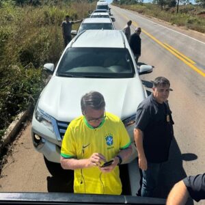 Marco Antônio Costa Instagram - 🚨AGORA: MST bloqueia a PA-275 e cerca Jair Bolsonaro para impedir sua entrada na cidade. Desbloqueio já foi realizado com a ajuda dos cidadãos.