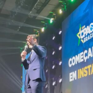 Marco Antônio Costa Instagram - 🇧🇷CPAC 2024: Com Deus no coração, a direita não recuará ao defender a pátria, valorizar a família e preservar a liberdade.