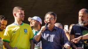 Marco Antônio Costa Instagram - 🇧🇷AVANTE! Esta foi a primeira de muitas manifestações organizadas pelo Movimento Liberdade. Continuaremos lutando por um Brasil mais livre e justo. Obrigado a todos que compareceram e exerceram o papel de cidadão. Contem comigo sempre!