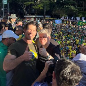 Marco Antônio Costa Instagram - A PRIMEIRA DE MUITAS MANIFESTAÇÕES QUE VIRÃO! O POVO PELO POVO! 🇧🇷