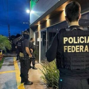 Marco Antônio Costa Instagram - 🚨LESA PÁTRIA: Agentes da Polícia Federal ficaram constrangidos ao prender doentes e idosos na operação que deteve 49 manifestantes do 08/01, segundo a revista Oeste.

Advogados que acompanharam as diligências em 18 estados e no DF confirmaram o desconforto. A operação foi autorizada por Alexandre de Moraes.