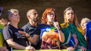 Marco Antônio Costa Instagram - 🇧🇷AVANTE! Esta foi a primeira de muitas manifestações organizadas pelo Movimento Liberdade. Continuaremos lutando por um Brasil mais livre e justo. Obrigado a todos que compareceram e exerceram o papel de cidadão. Contem comigo sempre!