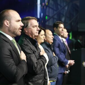 Marco Antônio Costa Instagram - 🇧🇷CPAC 2024: Com Deus no coração, a direita não recuará ao defender a pátria, valorizar a família e preservar a liberdade.