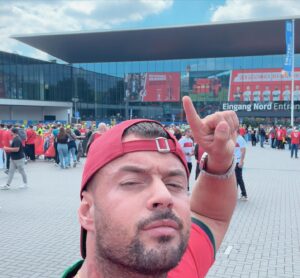 Marco Costa Instagram - Bifana é melhor que Kebab
Portugal 3 Turquia 0

Mais um sonho realizado!
Assistir a um jogo do campeonato da Europa fora!

Obrigado meu irmao @ptrafaeldomingues pelo presente!

Estamos juntos

Rumo a Final @portugal 

@betclicportugal faz ai uma odd para ver qual a comida preferida no proximo jogo?
