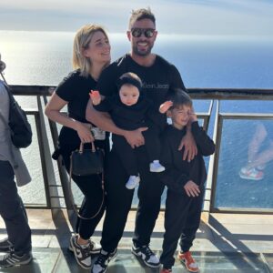 Marco Costa Instagram - Parameses minha filha!

10 meses de muitoooo amor!

Que seja sempre assim
❤️❤️❤️
