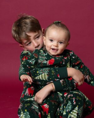 Marco Costa Instagram - Tudo o que eu sempre sonhei, vejo agora realizado!

Sempre quis ter as minhas fotos “pirosas” de Natal junto da minha familia!

Sou um sortudo no que toca ao amor!

Tenho a melhor mulher/mãe do mundo como minha parceira de vida!❤️❤️❤️ @carolinamnpinto 

Tenho os pequenos mais lindos, bem dispostos é brincalhões que alguma vez sonhei!

Não podia pedir mais!

Haja saúde para toda a familia o resto eu vou atras!

Feliz Natal a todos!

Obrigado @viksoza pelas fotos top