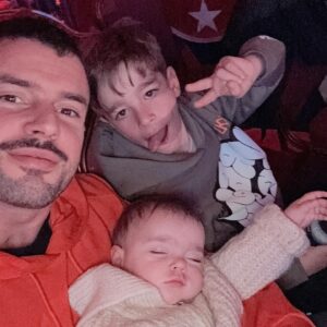 Marco Costa Instagram - Hoje o “meu” Mais velho esta de parabens 8 aninhos💚💚💚
Meu porque te trato como tal! sei qual o meu lugar, e tu sabes qual é o meu!
Que possa ver te crescer  e que te possa ajudar a ser Sempre um menino/homem melhor!
Vamos ser os melhores amigos ate que eu seja velhinho🙈
Amo te meu puto Vicente
Hoje vamos festejar 💚💚💚

Parabéns a ti tambem meu amor @carolinamnpinto 
8 anos que começaste a ser essa mãe maravilhosa