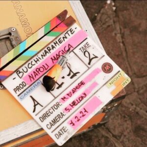 Marco D'Amore Instagram - ‼️ NAPOLI MAGICA ‼️ 7.02.2022 Oggi abbiamo battuto il primo 🎬 di questa nuova avventura! Senza dubbio è il progetto più rischioso ed esaltante che abbia affrontato nella mia carriera! Il timore delle cose grandi è stemperato dalla gioia di dare spazio a fantasia e libertà! Per un mese saremo in giro a raccontare la città attraverso luoghi e persone … ce vedimm mmiez ‘a via!!!