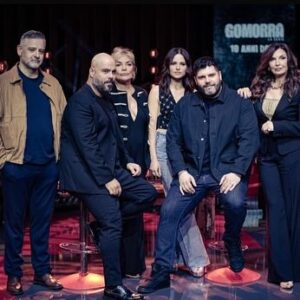 Marco D'Amore Instagram - In silenzio. Senza clamori. Con dignità, sempre. Assumendoci oneri con responsabilità , festeggiando onori senza rumore. Stretti tra di noi, siamo stati la forza l’uno degli altri. Così nel lavoro come nella vita. Ecco cosa sono stati questi 10 anni. Per il resto, sarà il tempo galantuomo a decidere ed il pubblico sovrano a giudicare. Noi abbozziamo sorrisi tra l’imbarazzo e la consapevolezza. Quelli potrete vederli tra poco, le lacrime tra gli abbracci le abbiamo tenute per noi. 

In silence. Without fuss. With dignity, always. Taking on burdens with responsibility, celebrating honors without noise. Tight between us, we were each other’s strength. Both in work and in life. This is what these 10 years have been. For the rest, honest time will decide, sanction and the sovereign public will judge. We sketch a smile between embarrassment and awareness. You will be able to see those soon, we kept the tears between the hugs to ourselves.