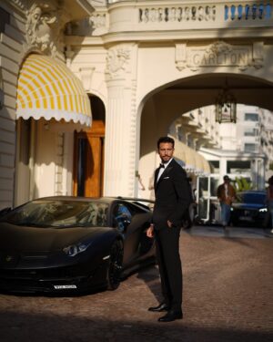 Marco Ferri Instagram - When I was a kid, my favorite character was Bruce Wayne 😅🦇
#Cannes #Carlton #CannesFilmFestival #KilianParis