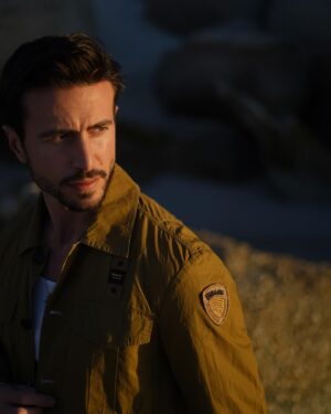 Marco Ferri Instagram - Ad - Traveling with stylish but ultra-light garments has always been a challenging goal. @blauerusa missed none of my packing sessions! 🧳 🛩️ #BlauerUsa #CrossingSouthAfrica