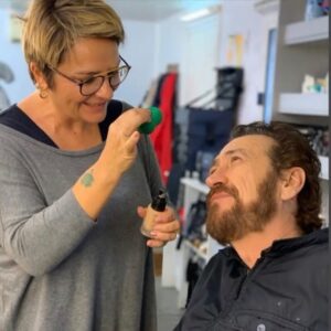 Marco Giallini Instagram - Istruzioni per il Trucco 🌹🌹😊 #ritornoalcrimine #massimilianobruno #italianinternationalfilm