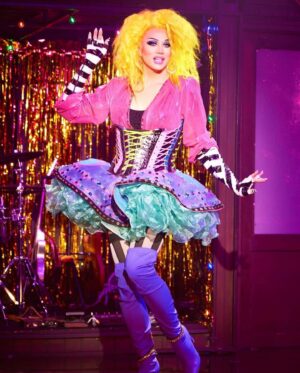Marco Marco Instagram - BRAVA @dragthemusical 👏 Congrats on a sickening run in Hollywood❗️Costumes by #marcomarco 💙

#dragthemusical #drag #lgbtqia #fashion #costumes
