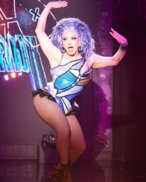 Marco Marco Instagram - BRAVA @dragthemusical 👏 Congrats on a sickening run in Hollywood❗️Costumes by #marcomarco 💙

#dragthemusical #drag #lgbtqia #fashion #costumes