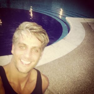 Marco Méndez Instagram - Después del gym Jakuzaa Jacuzaaa!!