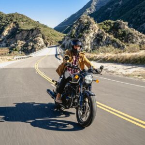 Marco Tostado Instagram - Hoy es el día en el cual  la nueva #shotgun650 toma las calles de cualquier ciudad 
@royalenfield_mx #custombycustom #publicidad