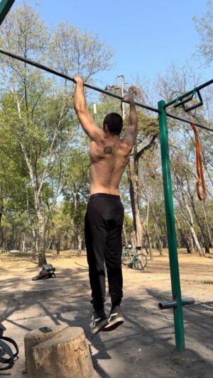 Marco Tostado Instagram - Rutina de Calistenia (intermedio / avanzado)
🎥 @christianmorenomccarthy 

#calistenia
#calisthenics 
#cdmx