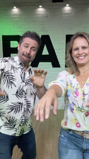 Marco Zunino Instagram - #NuevoTrend a ver quién lo saca y lo sube… a cumbia todos con “Para decir adiós”
 
Gracias querida @veronicaalvarezr @bailarte.pe 
#parati #fyp #trend #cumbia #baile #tendencia #lanzamiento #marcoyrossana