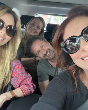 Marco Zunino Instagram - Hace unos días todo el elenco de #Nubeluz recordó la época maravillosa que vivimos. 💖 Hoy algunos de nosotros nos juntamos para compartir la alegría de algo que venimos trabajando hace meses. ⭐️ 

En unos días les daremos una sorpresa… ¿Qué dicen? ¿Nos volvemos a subir a un escenario? 😍

@liliannebraunofficial
@xiomara.purocorazon
@marcozunino_of
@danielasarfati
@piacopello
@annacarina
@rossana.fm
@anabel_erm
@antuaner.m
@_cristianrivero
@angeloballetta
@clauditanubeluz
@ernestoenriquedelhonte
@piahealthcoach
@elvivilla
@valaas
@brenda_naters
@noeliacogorno