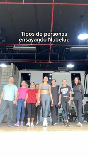 Marco Zunino Instagram - ¿Quién serías tú si fueras parte del elenco de Nubeluz? 👀
.
.
Fuera de bromas, lo lindo de cada reencuentro es cómo nos divertimos en cada uno de los ensayos. Ya quiero que sea 20 de julio para revivir por última vez una de la etapas más lindas de nuestras vidas 🥹☁️☀️🫶 #NubeluzLaDespedida