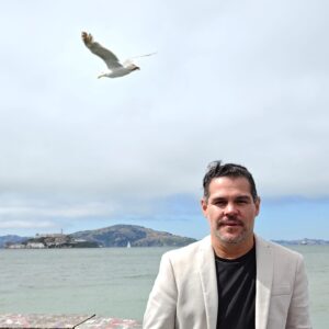 Marco de la O Instagram - Alcatraz atrás 😊😎