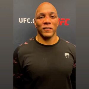 Marcos Rogério de Lima Instagram - Quem sabe onde quer chegar não mede esforços pra conseguir.
O camp de treinos foi perfeito e a estratégia traçada pela equipe técnica foi seguida à risca!
Ganhar é sempre bom, mas ganhar lutando bem e contra um adversário perigoso, jovem e que vinha invicto até então na carreira é ainda mais significativo!
Tenho certeza de que estamos no caminho certo rumo ao top 15 dos pesos pesados do UFC e, de agora em diante, vamos olhar somente pra cima.
DÁ PRA CHEGAR LÁ!
Parabéns pelas boas escolhas!
Tamo junto sempre, irmão!
#seguimostrabalhando #theoliveirabrothers #boxenodna #semkao #powerinyourhands #boxe #boxeo #boxing #esseéotrabalho #épossivelestarentreosmelhores #boxeocubano #boxeomexicano #boxebrasileiro #boxeprofissional #muaythai #calfkick #mma #ufc #ufcbrasil #ribeiraopires #abc #americantopteam #bestteamintheworld #paunamoleira #sucessovelhinho #thebestisyettocome