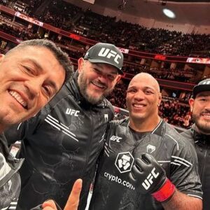 Marcos Rogério de Lima Instagram - Obrigado a todos os treinadores e parceiros por estarem presentes durante toda a preparação para este grande dia, alcançamos a vitória. Obrigado Equipe! 👊🏾🦍

Thank you to all the coaches and partners for being present throughout the preparation for this great day, we achieved victory. Thanks Team! 👊🏾🦍

#congrulations #winnerufc #vamoscomtudopezão #ufc #ufc298 #ganhador #ufcbrasil