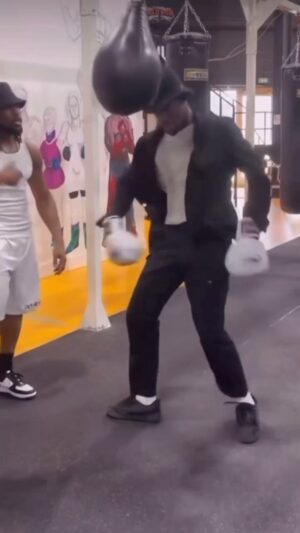 Marcos Rogério de Lima Instagram - @katel @macarraodossantos @evertonvvoliveira @conansilveira @deoliveira_coach camp started lol
.
.
#michaeljackson #michaeljacksonfan
