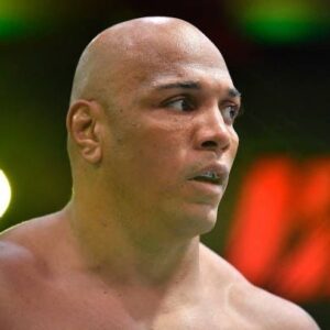 Marcos Rogério de Lima Instagram - Mudar é complicado mas acomodar é perecer ✌🏾👊🏾🦍