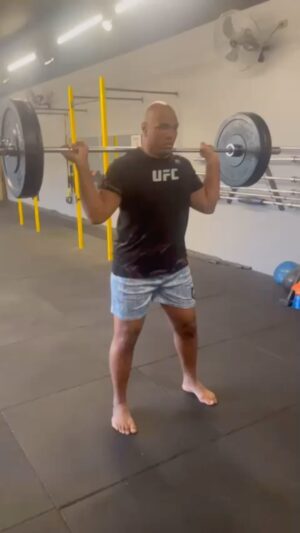 Marcos Rogério de Lima Instagram - Acompanhar sua evolução é algo incrível @mariaisabellarivelles @bela_tenis obrigado meu irmão @ale.sabbag