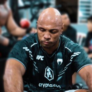 Marcos Rogério de Lima Instagram - Já se perguntou se realmente está disposto a pagar o preço pelos seus sonhos? O caminho sempre será longo e cheio de obstáculos para tentar te impedir!

Fotos: @digi.tal.marketing_ 
.
.
#pezao011 #lutadormma #lutadorufc #ufc