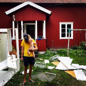 Marcus Berggren Instagram - Okej förra bilden blev borttagen för den bröt mot instagrams regler, jag fattar hinten: lite väl lång text om horiga krabber hit och dit, här är bara en fin bild ses på min föreställning i höst tix i bio
🖤🕵️‍♂️