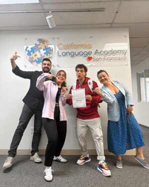 Marcus Bessa Instagram - Até que enfim em mãos minha carta de aceitação (Letter of Acceptance) na minha English School aqui na Califórnia! Tenho vivenciado os melhores dias e aulas que já tive na vida. 🇺🇸💙 @californialanguageacademy 

-E pra quem tá acompanhando tudo por aqui e também quer viver essa experiência, podem tirar todas suas dúvidas com a @pamelabarbosa.ca que é a nossa representante oficial no BR🇧🇷 

-🇺🇸 
Finally I have my Letter of Acceptance in my English School here in California! I've been experiencing the best days and classes I've ever had in my life. 🇺🇸💙 @californialanguageacademy

-And for those who are following everything here and also want to live this experience, you can clear all your doubts with @pamelabarbosa.ca who is our official representative in BR🇧🇷