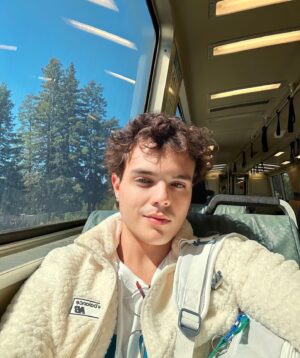 Marcus Bessa Instagram - vitamina D matinal 😂❄️

-🇺🇸
Morning vitamin D 😂❄️